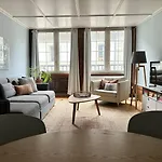 Bright & Stylish-Heart Of Old City-Experienced Hosts * Bern