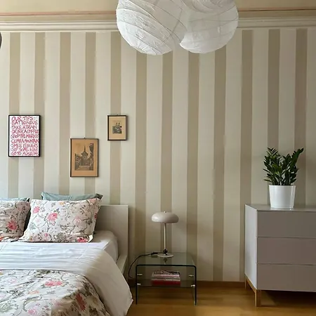 Bright & Stylish-heart Of Old City-experienced Hosts Lägenhet