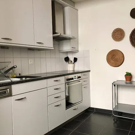 Wake Up In Old Town Queen Bed Fast Wifi Apartment *