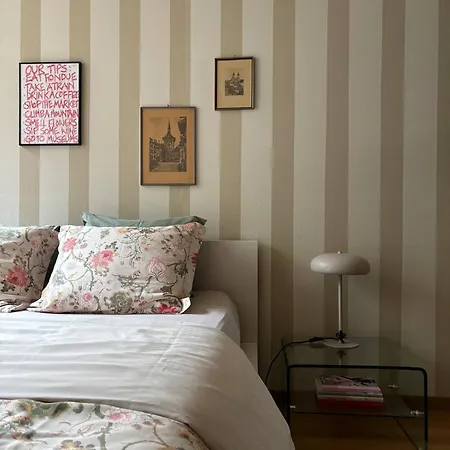 Wake Up In Old Town Queen Bed Fast Wifi Apartment