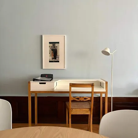 Wake Up In Old Town Queen Bed Fast Wifi Apartment