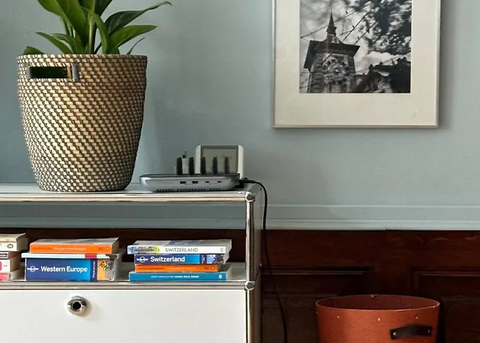 Wake Up In Old Town Queen Bed Fast Wifi