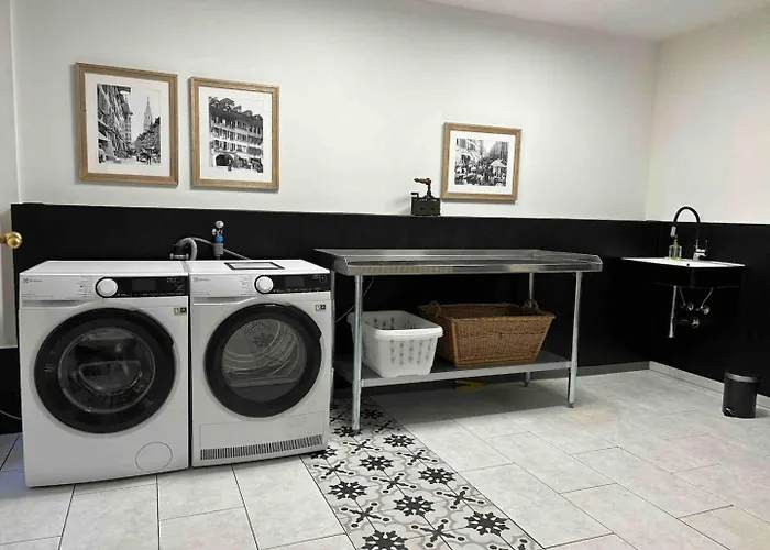 Wake Up In Old Town Queen Bed Fast Wifi 伯尔尼